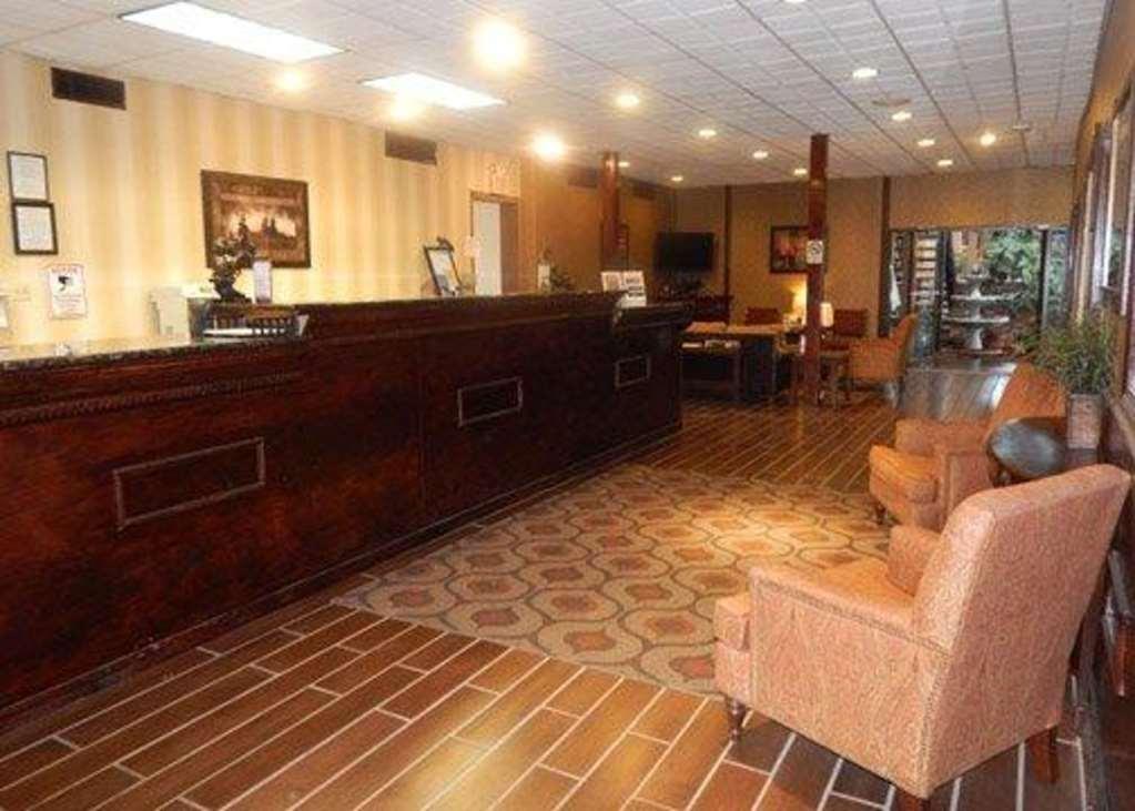 Quality Inn Chickasha Beltér fotó